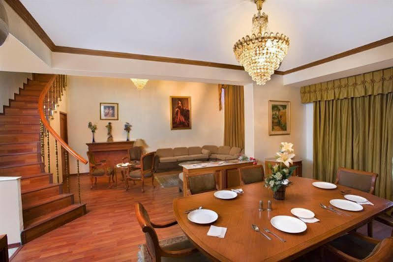 The Bmk Hotel Greater Kailash 德里 外观 照片