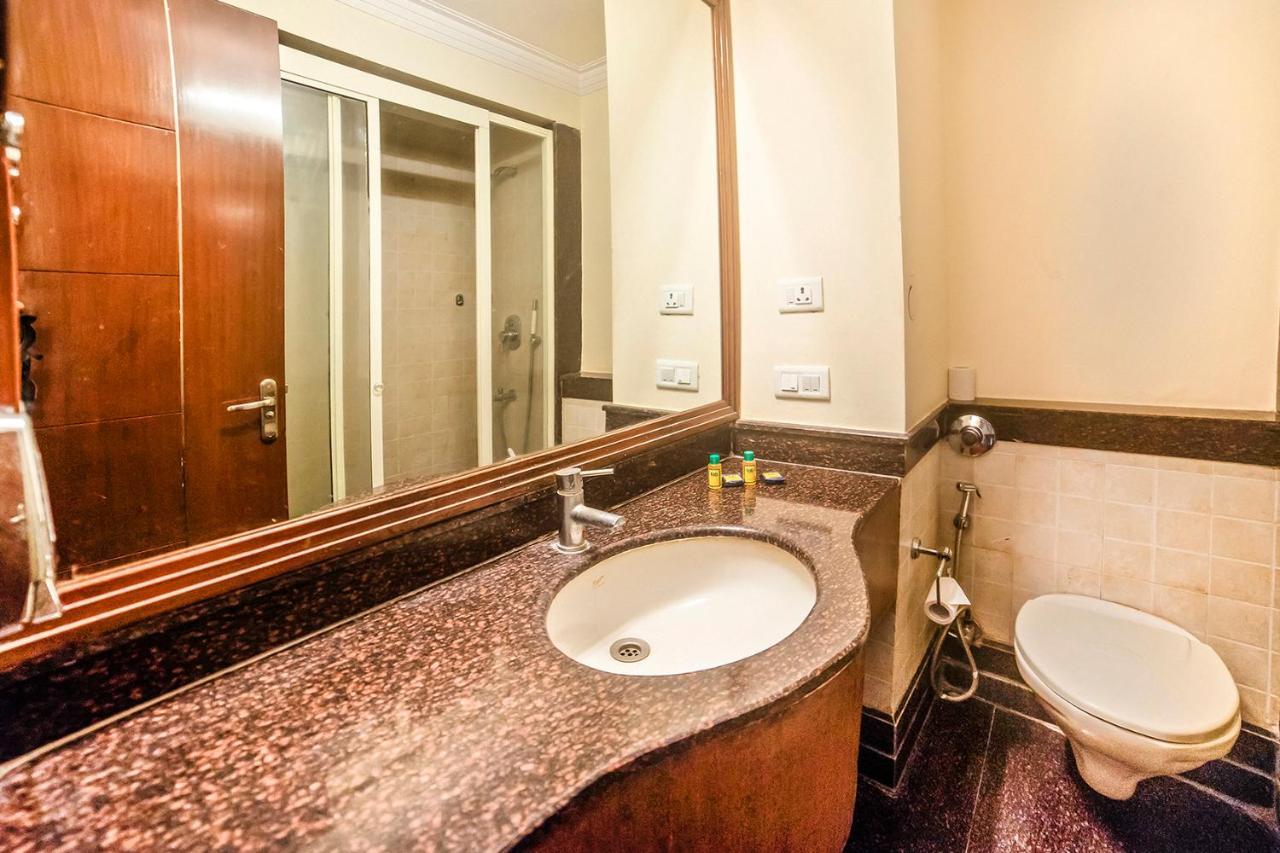 The Bmk Hotel Greater Kailash 德里 外观 照片