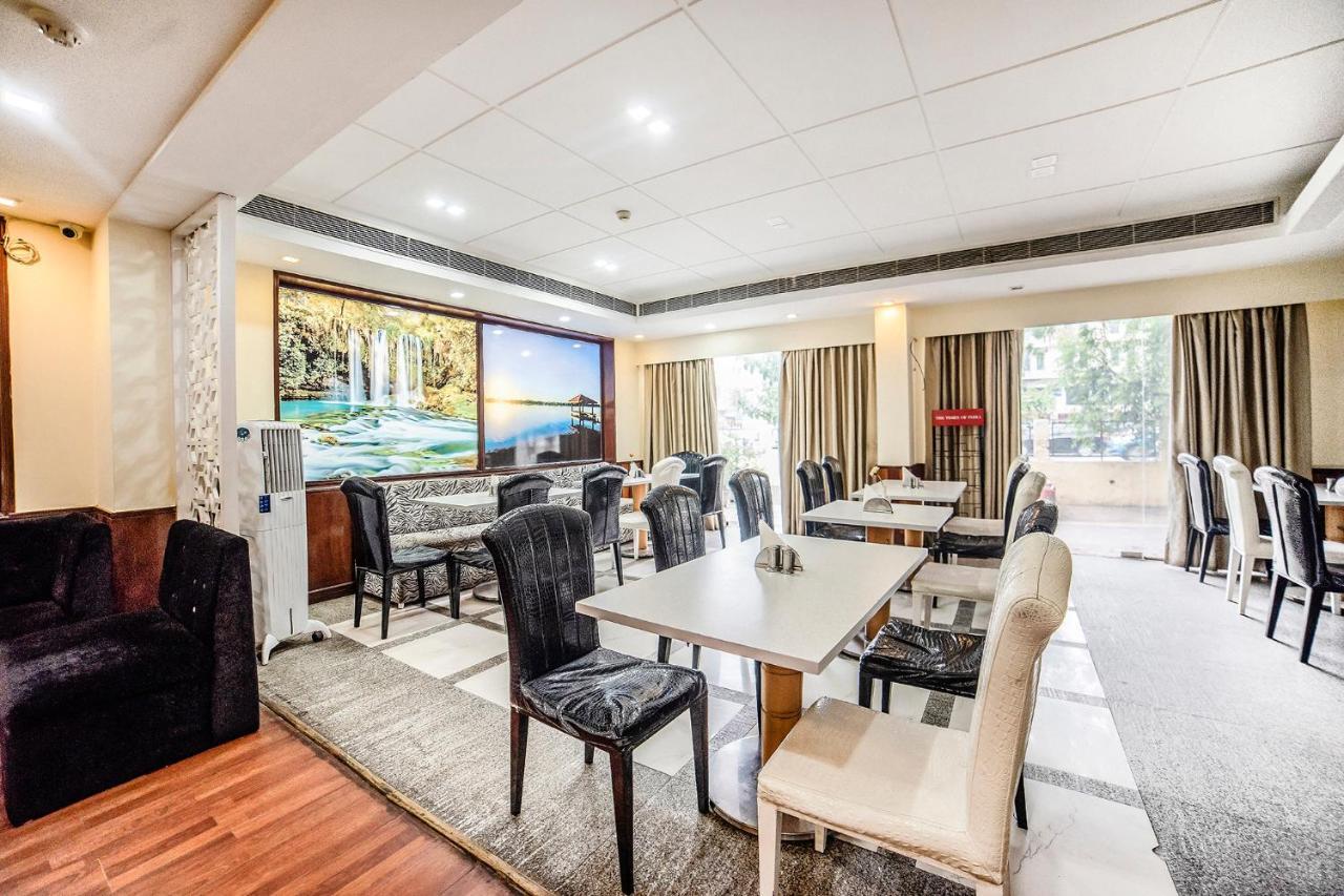 The Bmk Hotel Greater Kailash 德里 外观 照片