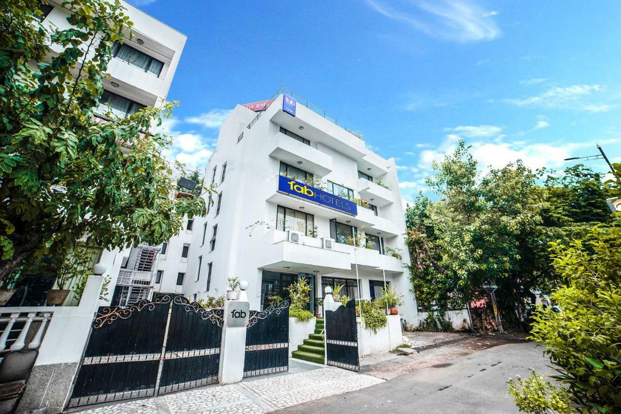 The Bmk Hotel Greater Kailash 德里 外观 照片