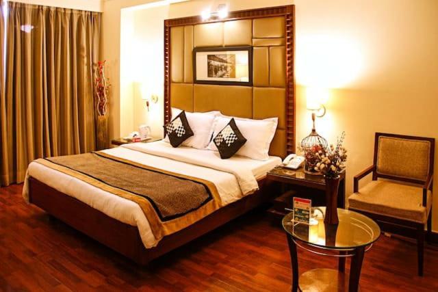 The Bmk Hotel Greater Kailash 德里 外观 照片